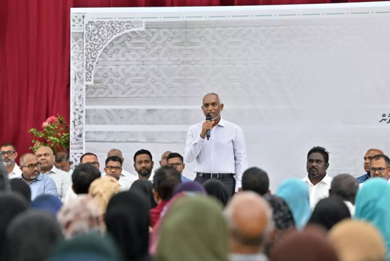 ރައީސް މުއިއްޒު ބާއްވަވާ ބައްދަލުވުންތަކުގައި އެމަނިކުފާނު ކުރައްވާ ކަންކަމުގެ ނަތީޖާއާ ގުޅޭ ގޮތުން ސުވާލު ކުރަން ޖެހޭ: އަމްރު