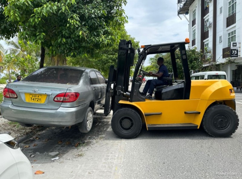 ޤަވާއިދާ ޚިލާފަށް ރަޖިސްޓްރީކޮށް، ޕާކުކޮށްފައި ހުންނަ އުޅަނދުތައް މިމަހު ޓޯކުރަން ފަށަނީ