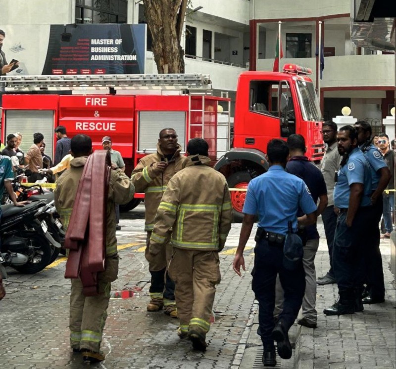 މާލޭގެ ކެފޭއެއްގައި ރޯވެ، ބިދޭސީއެއްގެ ފައި ފިހިއްޖެ