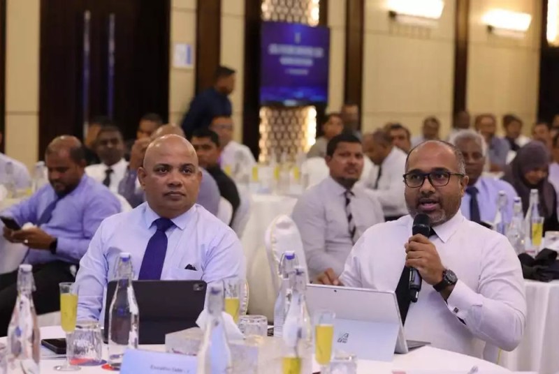 ނަތީޖާއާ ހަމައަށް މަސައްކަތް ނުކުރެވޭނަމަ އެ ފުލުހަކަށް ހިދުމަތުގައި ނުހުރެވޭނެ: ވަޒީރު