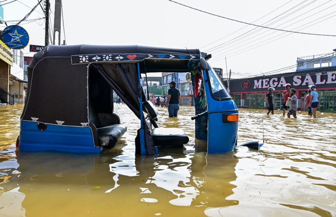 ތޫފާނުގެ ގެއްލުން އާރާސްތުކުރަން ހަތް ބިލިއަން ޑޮލަރު ބޭނުންވޭ: ލަންކާ