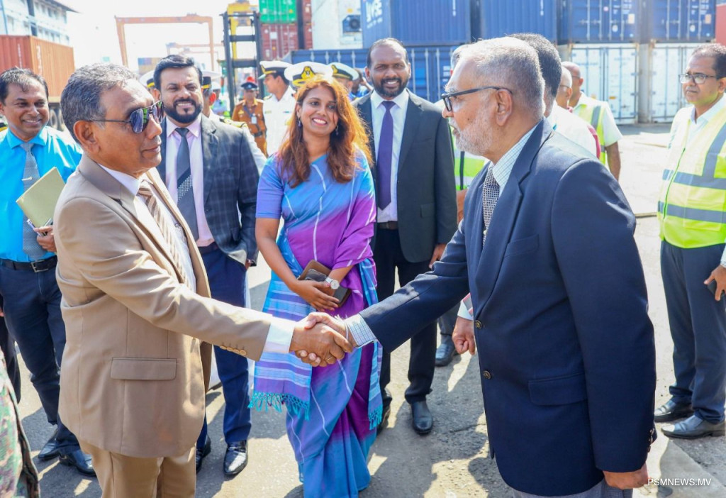 ރާއްޖެއިން ހަދިޔާކުރި 25،000 މަސްދަޅު ކޭސް ލަންކާއާ ރަސްމީކޮށް ޙަވާލުކޮށްފި