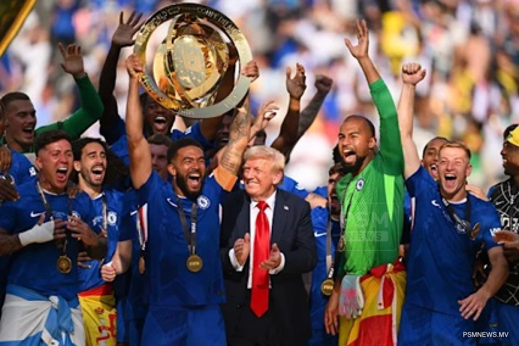 ވޯލްޑްކަޕް ޑްރޯ: ސިޔާސީ ކުލަޖެހިފައިވާ ޓްރަމްޕަށް ހާއްސަ ޝޯއެއް