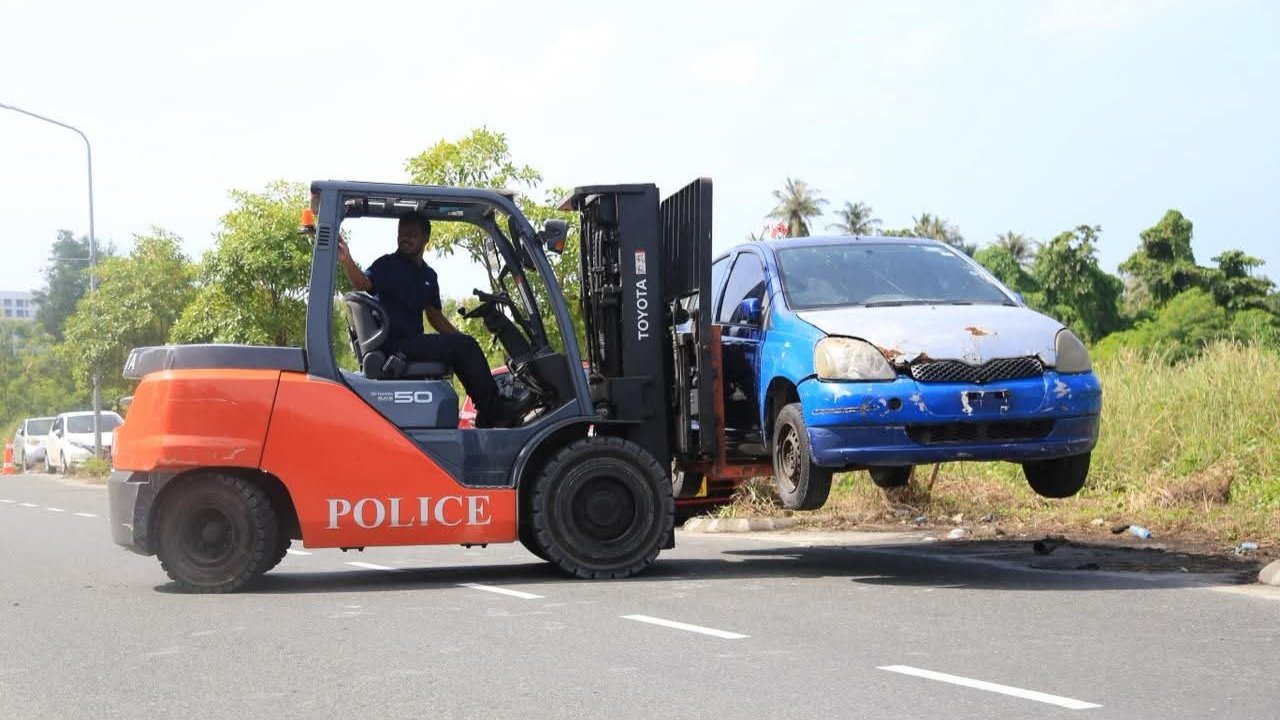 ހުޅުމާލޭގައި ހުރި ބޭނުން ނުކުރާ އުޅަނދުތައް ނަގަނީ