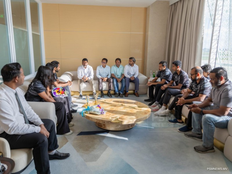 ތިން މުބާރާތަކުން ވަނަތައް ހޯދި ރިވައިވަލްގެ ބެޑްމިންޓަން ޓީމަށް ހޫނު މަރުހަބާއެއް