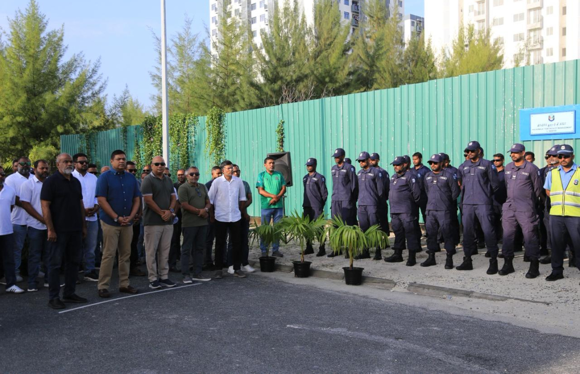 ހުޅުމާލޭގެ މަގުތަކުގައި ގިނަ ދުވަސްވެފައިވާ އުޅަނދުތައް ޓޯ ކުރަން ފަށައިފި