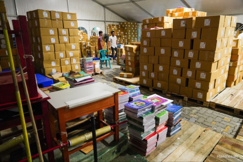 ދިރާސީ އަހަރުގެ ފޮތްތައް ރަށްރަށަށް ފޮނުވަން ފަށައިފި