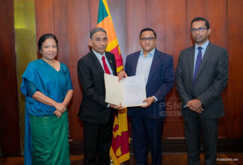 ދިވެހި ސަރުކާރުން ހަދިޔާކުރެއްވި 50،000 ޑޮލަރު ލަންކާ ސަރުކާރާއި ހަވާލުކުރައްވައިފި