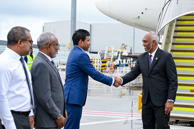 ރައީސުލްޖުމްހޫރިއްޔާ އިނގިރޭސިވިލާތަށް ކުރެއްވި ދަތުރުފުޅަށްފަހު މާލެ ވަޑައިގެންފި