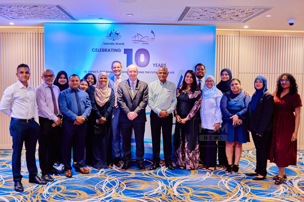 އޮސްޓްރޭލިއާ އެވޯޑްސް ސްކޮލާޝިޕް 20 ދަރިވަރަކަށް