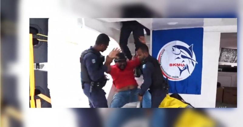 މަސްވެރިންގެ މުޒާހަރާއިން މެމްބަރު މައުރޫފް އާއި އިތުރު ދެ މީހަކު ހައްޔަރުކޮށްފި