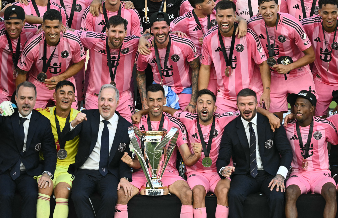 އެމެރިކާގެ އެންމެ ޝަރަފްވެރި ތައްޓާ އެކު މެސީގެ ދެ އެކުވެރިން ކުޅުން ހުއްޓާލައިފި