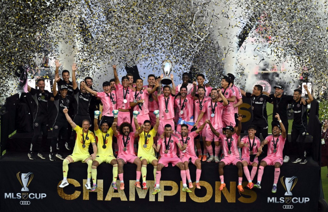 އެމެރިކާގެ އެންމެ ޝަރަފްވެރި ތައްޓާ އެކު މެސީގެ ދެ އެކުވެރިން ކުޅުން ހުއްޓާލައިފި