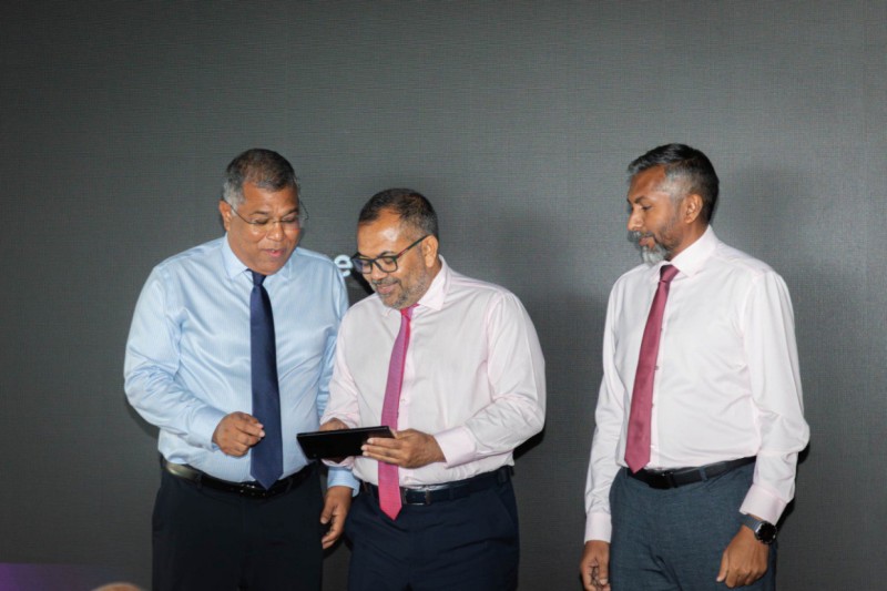 ބީއެމްއެލްއިން ވިސާ އިންފިނިޓް ކްރެޑިޓް ކާޑު ރާއްޖެއަށް ތައާރަފްކޮށްފި