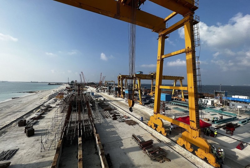 ތިލަމާލެ ބްރިޖު: މާލެއިން ވިލިމާލެ އަށް މި އަހަރުގެ ނިޔަލަށް ގުޅުވާލެވޭނެ ކަމަށް ސަރުކާރުން ހާމަކުރި ނަމަވެސް މިހާތަނަށް ނިންމުނީ  67 ޕަސެންޓްގެ މަސައްކަތް