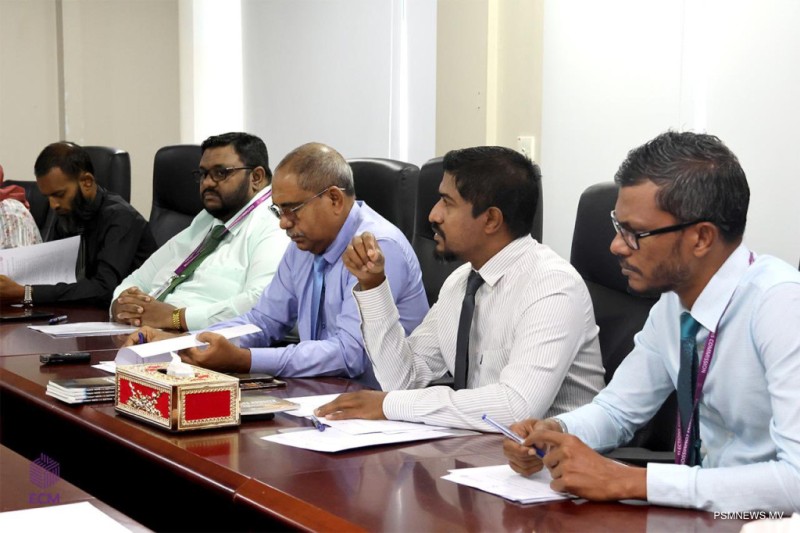 ސިޔާސީ ޕާޓީތަކުން ވަގުތުން ވަކިވެވޭ ގޮތް ހަދަނީ