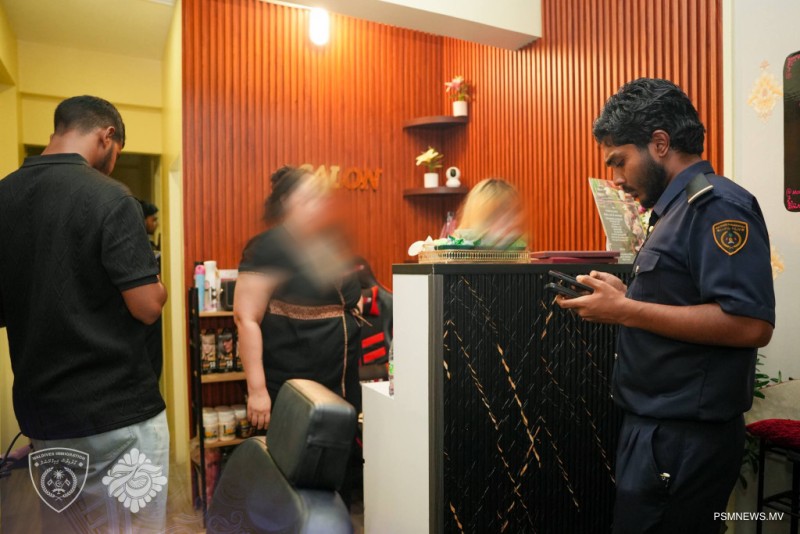 4 މަސާޖު ޕާލާއަކުން، 4 ބިދޭސީއަކު އިމިގްރޭޝަން ބެލުމުގެ ދަށަށް