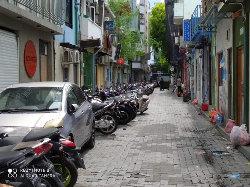 64 އަހަރުގެ ލޯބިވެރިޔާއަށް ހަމަލާދިން އަންހެން މީހާ 30 ދުވަހަށް ބަންދު