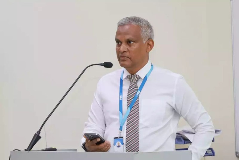 އެކުއެޓޯރިއަލް ހޮސްޕިޓަލު ގެ އިދާރީ މުވައްޒަފުންގެ ފެންވަރު ދަށް ކަމަށް ސީއީއޯ ޔާސިރު ވިދާޅުވުމުން މުވައްޒަފުން ރަތައް!