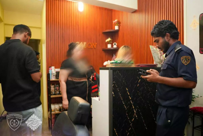 ހަތަރު މަސާޖު ޕާލާ އެއް ބަންދުކޮށް، ބިދޭސީންތަކެއް އިމިގްރޭޝަންގެ ބެލުމުގެ ދަށަށް ގެންގޮސްފި