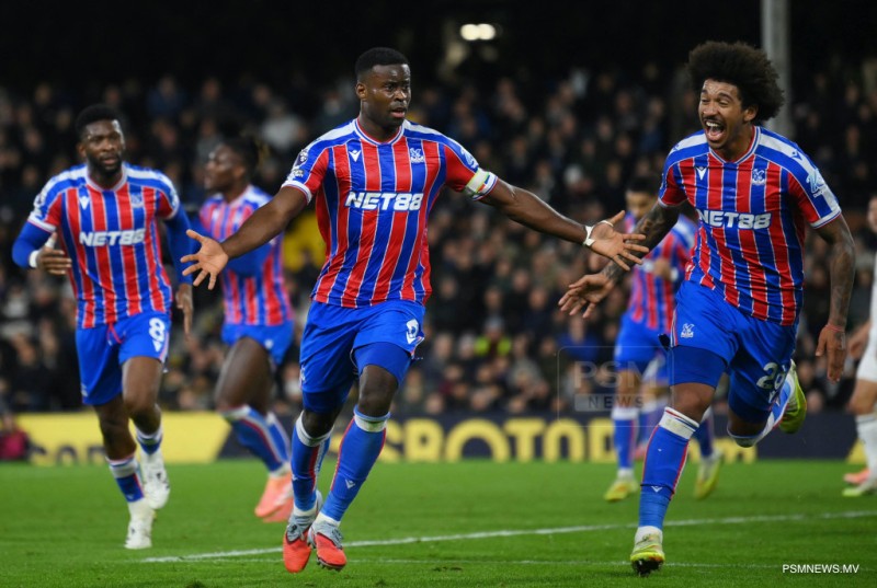 ފުލަމް ބަލިކޮށް ޕެލަސް ހަތަރުވަނަ އަށް