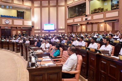 ކުރީގެ އުއްތަމަ ފަނޑިޔާރުގެ ރައްދެއް ރައީސަށް: 'މެންބަރުން ވަކިކުރުމުގެ ބާރު ޕާޓީތަކަށް ދިނުމުގެ އަސާސެއް ނެތް'