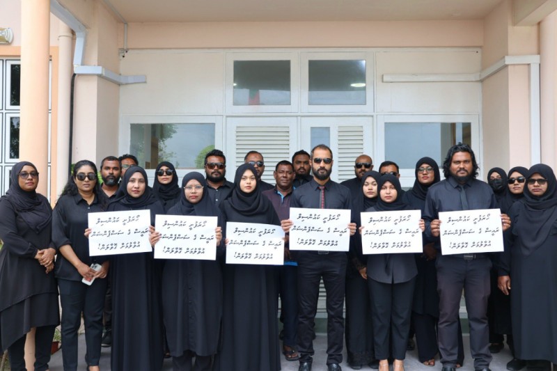 ކައުންސިލް ރައީސްގެ ސަސްޕެންޝަނާއެކު، ކަޅު ހެދުމުގައި ހޯރަފުށީ ރައްޔިތުންގެ އިހުތިޖާޖެއް