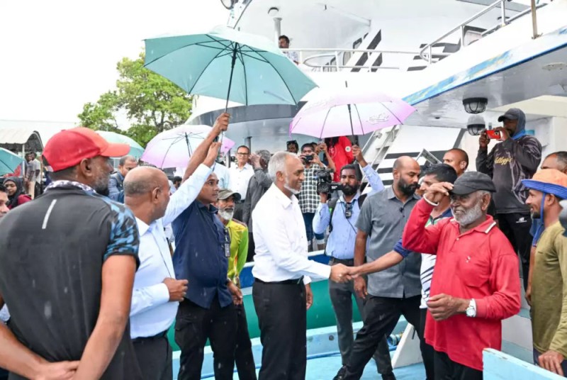 ވައުދުތައް ނުފުއްދާތީ މަސްވެރިން އިހުތިޖާޖަށް، ރައީސް ވިދާޅުވަނީ އެންމެ ބޮޑު އަމާޒަކީ މަސްވެރި އާއިލާތަކަށް ލިބޭ އާމުދަނީ އިތުރު ކުރުން ކަމަށް!