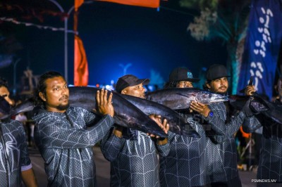 މަސްވެރިންގެ ދުވަހުގެ އެންމެ ފޯރިގަދަ ހަރަކާތަކަށް މަސް ރޭސް، އެއްވަނަ ޓީމަށް 25،000 ރުފިޔާގެ އިނާމެއް