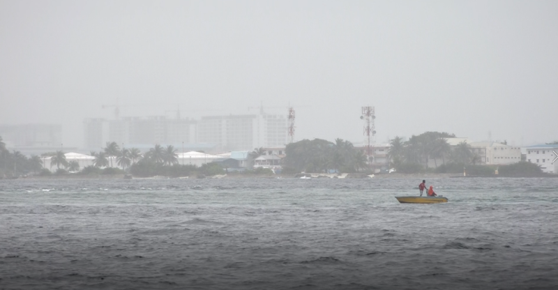 ބޯކޮށް ވާރޭ ވެހި ގުގުރާނެ ކަމަށް ލަފާކޮށް މެދުރާއްޖެ ތެރެއަށް ރީނދޫ ސަމާލު ނެރެފި