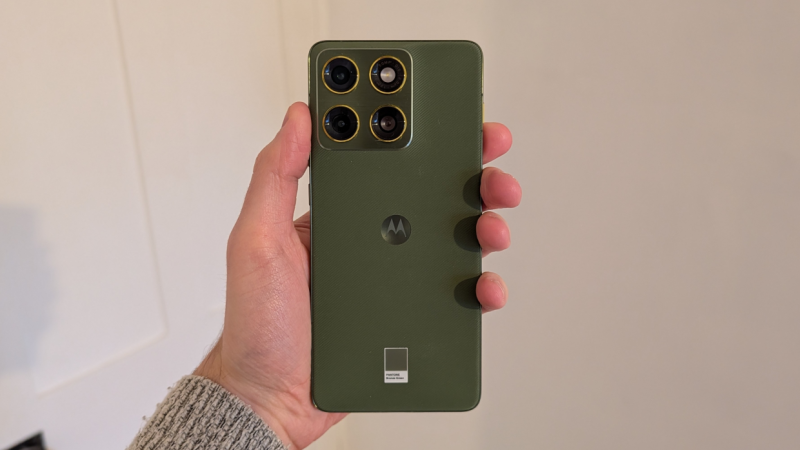 މޮޓޮރޯލާ އެޖް 70: ގޭމަރުންނާއި ފޮޓޯ ނަގާ މީހުންނަށް އުފާވެރި ޚަބަރެއް!