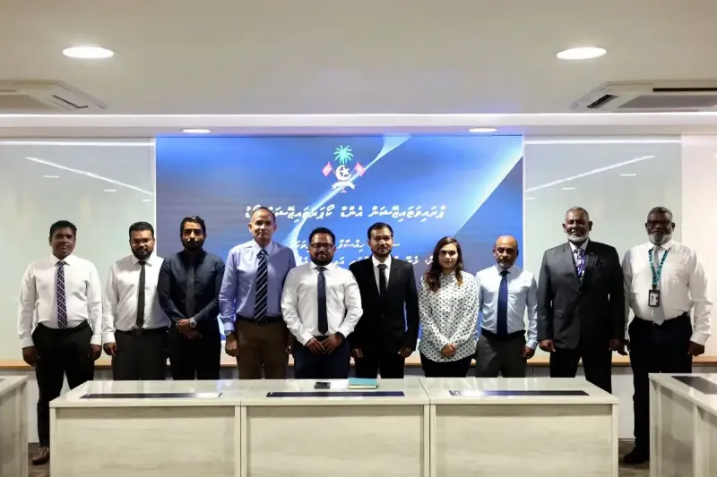 ސަރުކާރު ކުންފުނިތަކަށް އިންފޮމޭޝަން އޮފިސަރުން އައްޔަނު ކުރަން އަންގައިފި