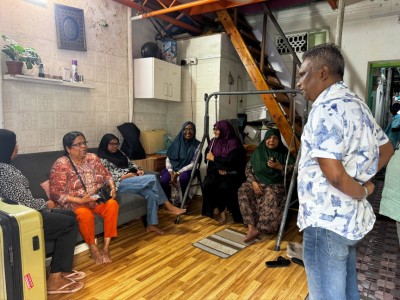 ކޮންނަނިކޮށް، ޖެހިގެން ހުރި ގޭގެ ތަޅުންގަނޑު ގަނބައިގަތުން: ދެ ގޭގެ މީހުން ވާހަކަދައްކައިގެން ހައްލުކުރަނީ