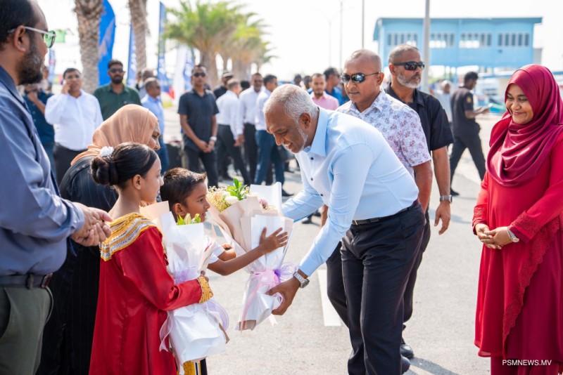 ރައީސްގެ ދެކަނބަލުންނަށް ދުވާފަރުން ހޫނު މަރުޙަބާއެއް