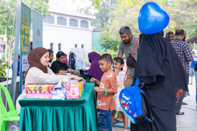 ޙައްޖު އުމްރާ ކޮންފަރެންސްގެ ސްޓޯލްތަަކަށް އާންމުންގެ ބޮޑު ތަރުހީބެއް