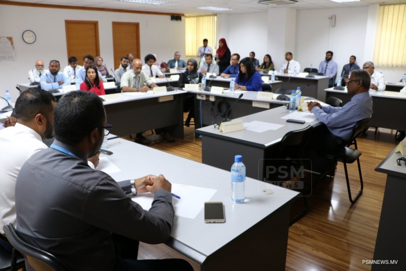 އިންފޮމޭޝަން އޮފިސަރުންނަށް ޤާނޫނަށް އަހުލުވެރި މީހުން ޢައްޔަނުކުރުމަށް އަންގައިފި