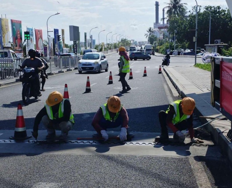 ސިނަމާލެ ބުރިޖުގެ މަރާމާތުގެ މަސައްކަތަށް، މާލެއިން ހުޅުމާލެއަށް ދާ ލޭން މިރޭ ބަންދުކުރަނީ