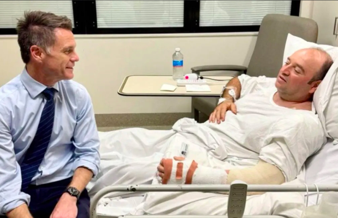 ބޮންޑައި ބީޗްގައި ހަމަލާދިން މީހަކު ހުއްޓުވި އަހްމަދަށް އެހީގެ ގޮތުގައި މިލިއަނަކަށް ވުރެ ގިނަ ޑޮލަރު