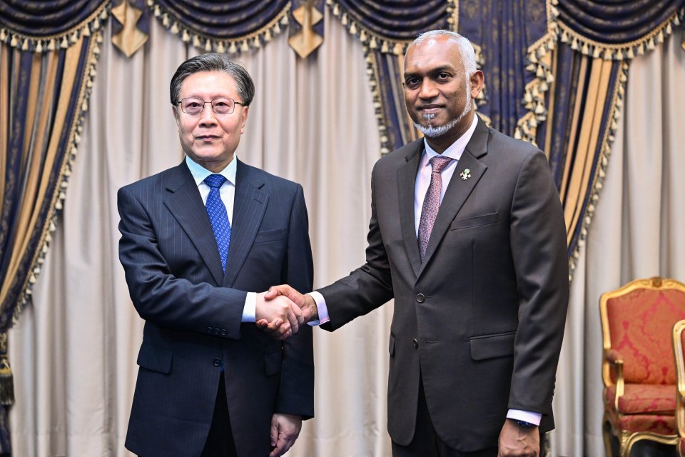 ރާއްޖެ އާ ޗައިނާ އާ ދެމެދު އިތުރަށް ގުޅުން ބަދަހިކުރުމަށް މަޝްވަރާކޮށްފި