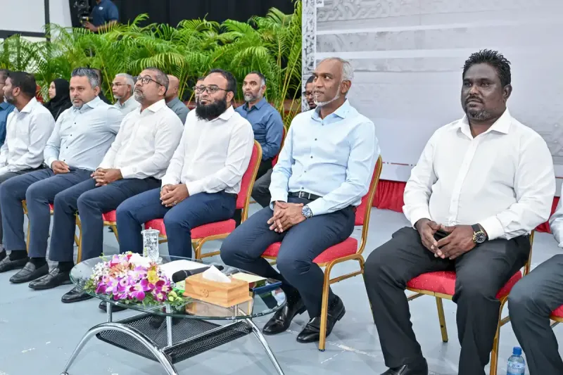 އާދިއްތަ ދުވަހުގެ ރޭ ހުޅުމާލެ ފޭސް 1 ގެ ރައްޔިތުންނާ ރައީސް ބައްދަލުކުރައްވަނީ