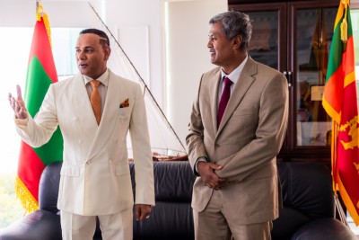 ސަން ސިޔާމް ގްރޫޕުގެ ފަރާތުން 3 ލައްކަ ޑޮލަރުގެ އެހީ ލަންކާއަށް ދީފި