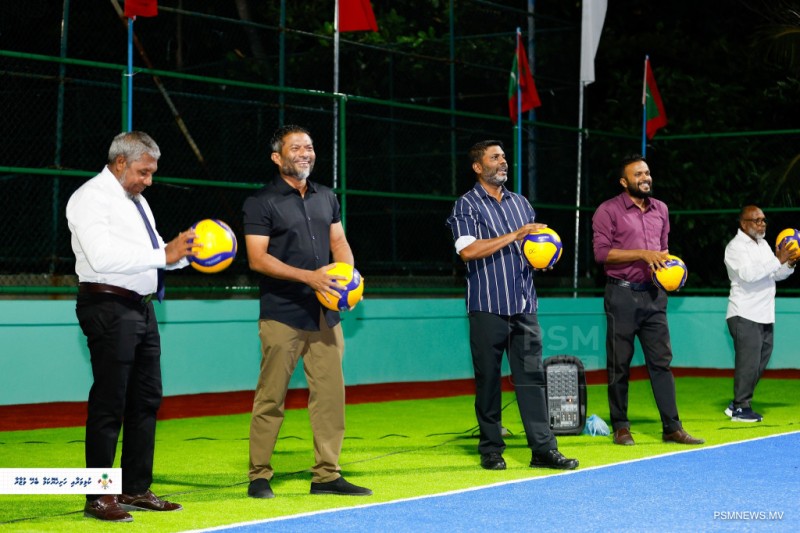 އޮޅުވެލިފުށީ އައުޓްޑޯ ވޮލީ ކޯޓު ހުޅުވައިފި