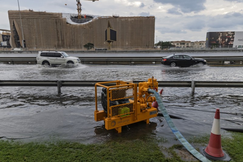 ވިއްސާރަ އަލިވެ، ދުބާއީ އެއާޕޯޓު އޮޕަރޭޝަންތައް އާންމު ހާލަތަކަށް އައިސްފި