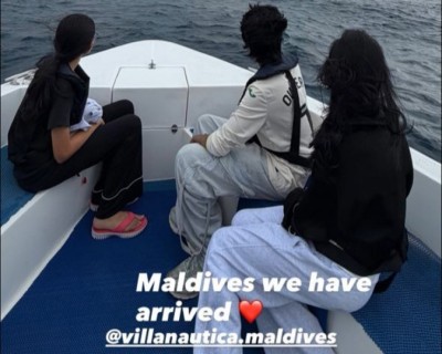 ފަރާ ޚާން 3 ކުދިންނާ އެކު ރާއްޖޭގައި