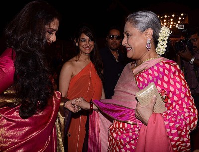 ރޭކާ އަމީތާބް ދެކެވީ ހަގީގީ ލޯބި ކަމަށް ބަތަލާގެ ގާތް އެކުވެރިއަކު ބުނެފި