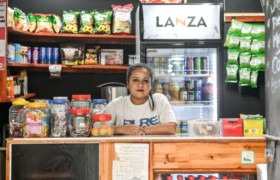 ދިވެހި މީހާ ބަދަލުވަނީ ބިދޭސީގެ "އަޅަކަށް"، ބިދޭސީން ސަލާމަތްކުރަން ހައެއްކަ ވަކީލުން ހިލޭސާބަހަށް