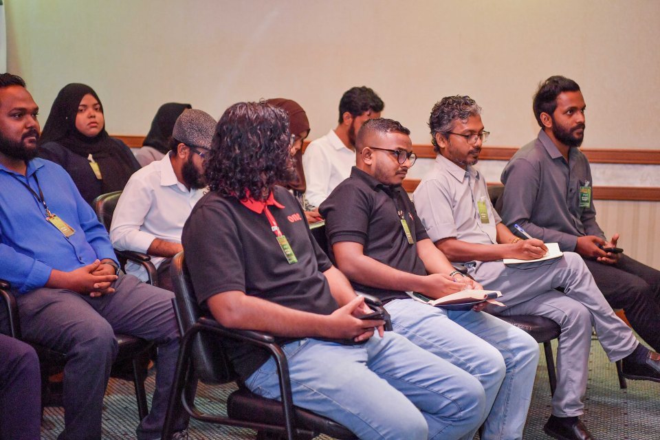 ނޫސްވެރިންނާއި ބްރޯޑްކާސްޓަރުންގެ ސުލޫކީ މިންގަނޑު އާންމުކޮށްފި