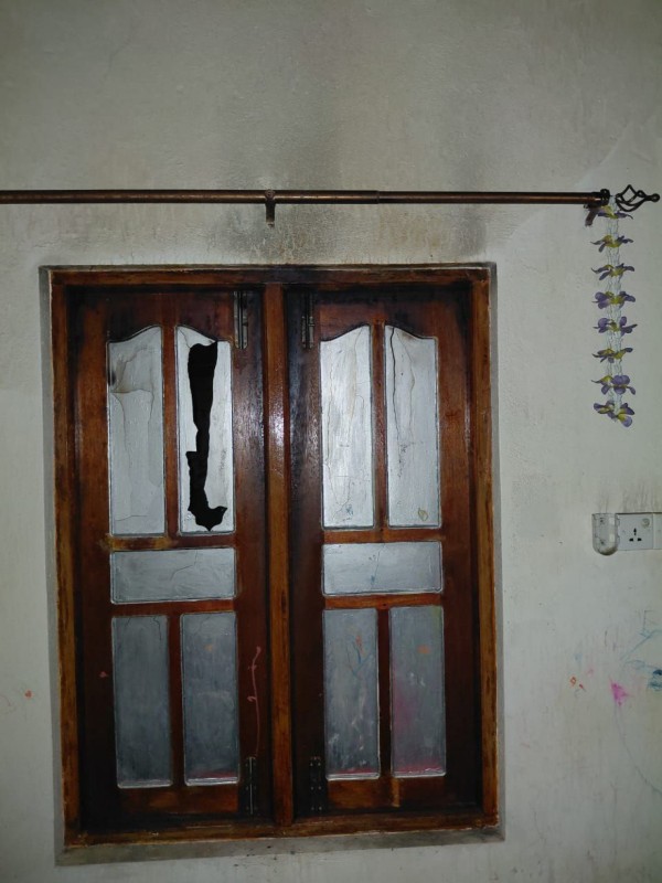 އައްޑޫގެ ގެއެއް އަނދައި ހުލިވުން: 6 މަހުގެ ވަގުތީ ބޯހިޔާވަހިކަން ދެނީ