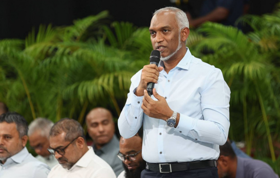 ހިޔާ ފްލެޓްގެ މެއިންޓަނަންސަށް ދައްކަންޖެހޭ 2 ލައްކަ ރުފިޔާ އުނިކޮށްދޭނަން: ރައީސް