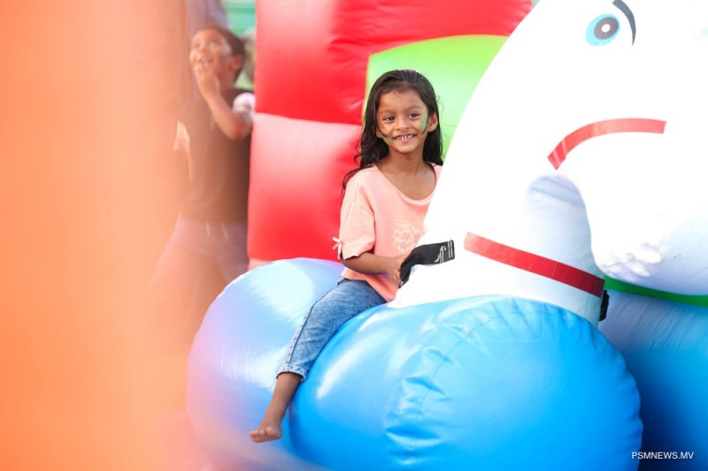 ފޮޓޯ: މަސްވެރިންގެ ދުވަހާ ގުޅިގެން ރ. ދުވާފަރުގައި ބޭއްވި ކުޑަކުދިންގެ ހަވީރު